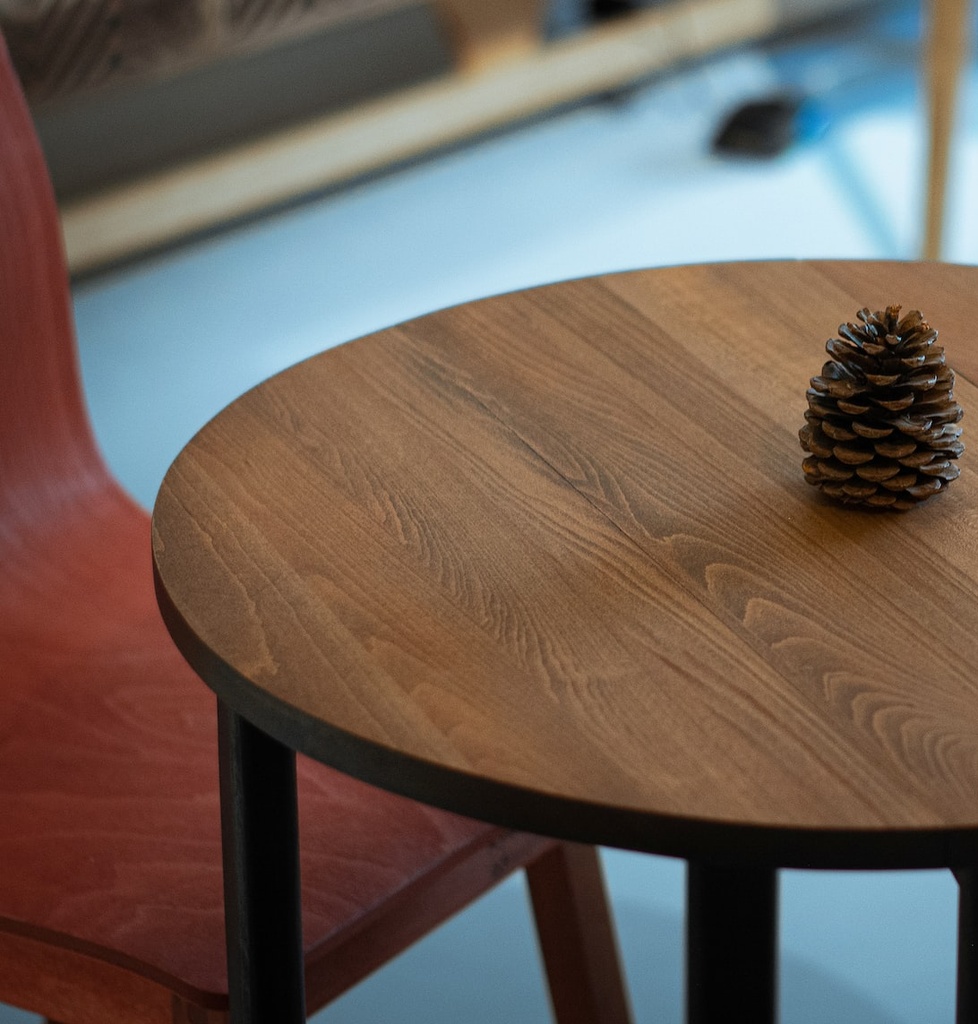 unsplash_jc9dkaaEYr4_table.jpg